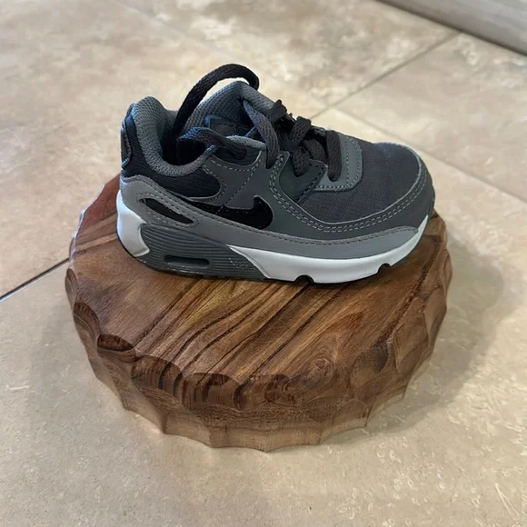 GUC Nike Air Max 90 LTR Grey/Black size 6C - Picture 1 of 3